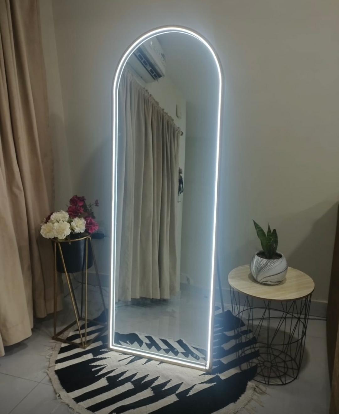 WhatsApp Image 2025-12-29 at 7.12.50 PM Light mirror - Image 1