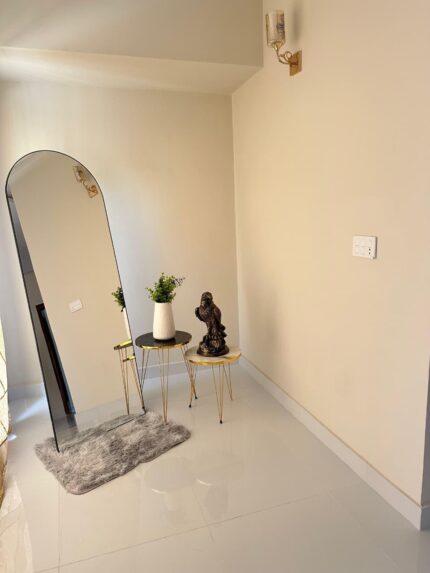 Dome/standing mirror